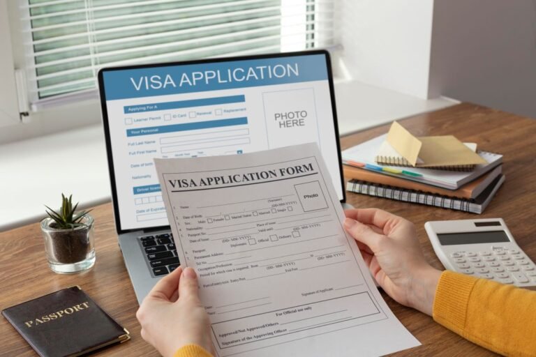 visa-application-form-laptop