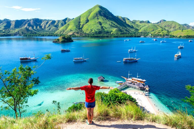 Views,Of,Kelor,Island,On,Komodo,National,Park,,Indonesia