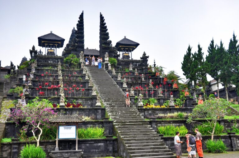 Pura-Besakih-Hindu_Temple_Bali